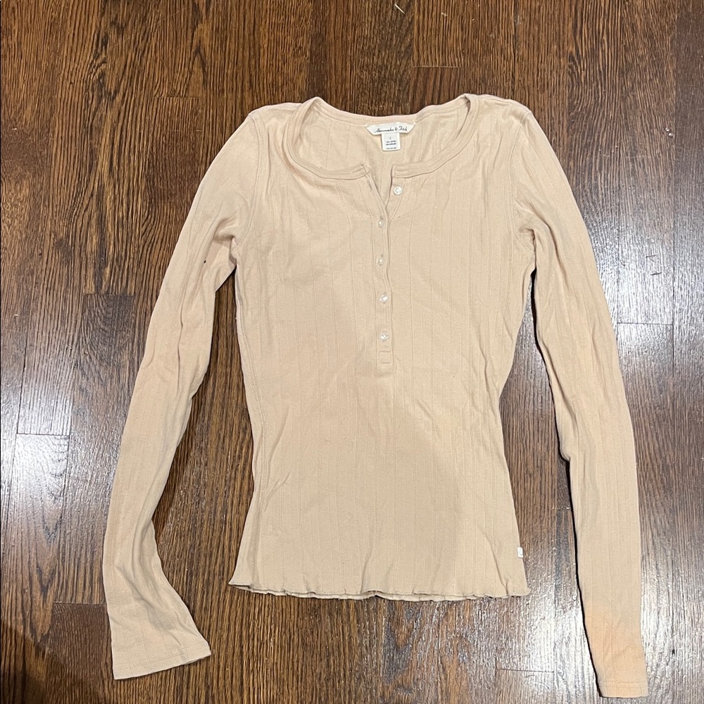Abercrombie & Fitch Light Beige Long Sleeve Henley Tee